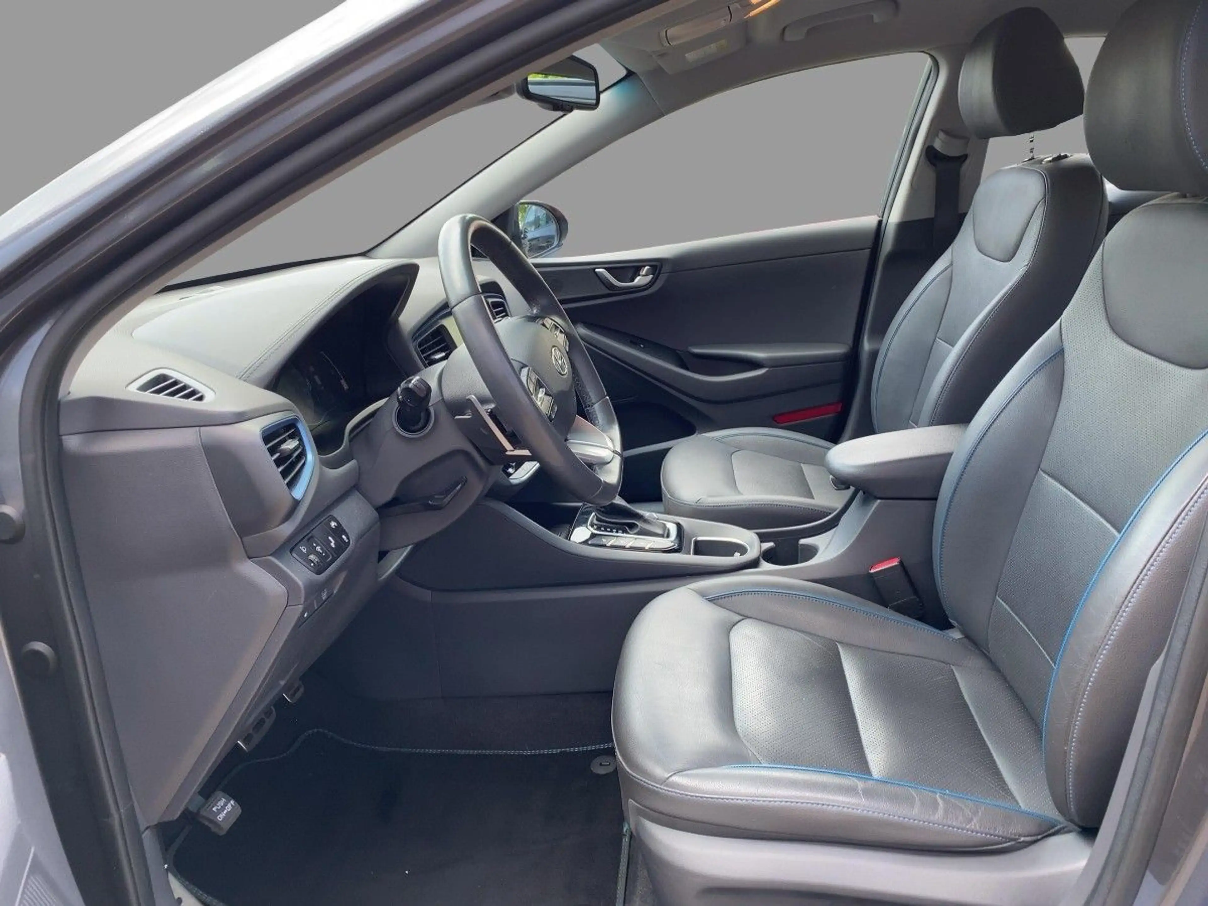 Hyundai IONIQ 1,6 GDI Premium Hybrid Navi LED SHZ — photo 7