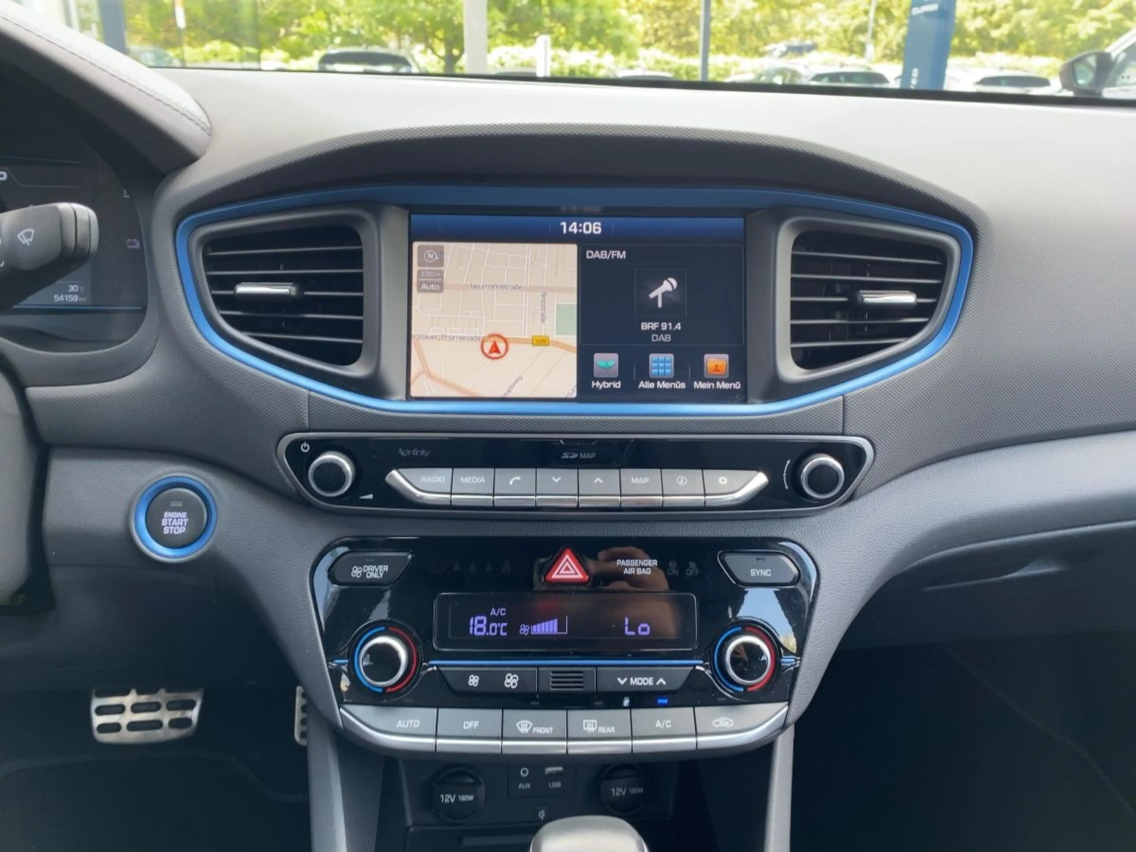 Hyundai IONIQ 1,6 GDI Premium Hybrid Navi LED SHZ — photo 11