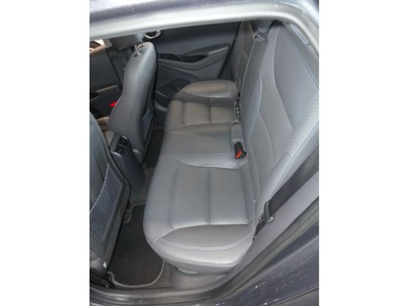 Hyundai IONIQ 1,6 GDI Premium Hybrid Navi LED SHZ — photo 4