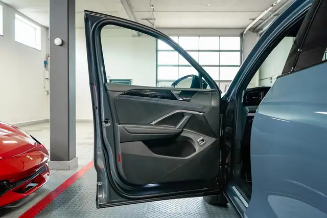 Volkswagen Tiguan view 12
