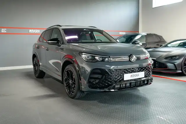 Volkswagen Tiguan view 6