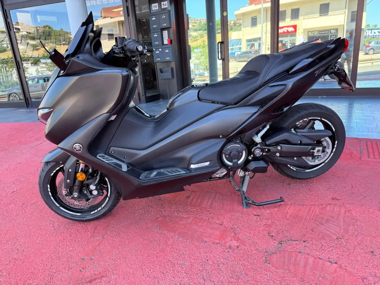 Yamaha T-Max 560 NERO OPACO SCARICO SPORTIVO Nero - 2