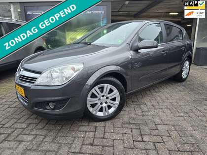 Opel Astra 1.6 Cosmo | 3E EIGENAAR | 12MND GARANTIE | LEDER |