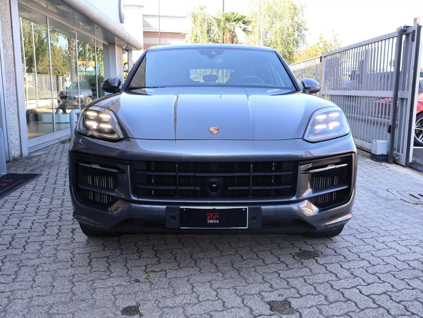 Porsche Cayenne S Grau - 2