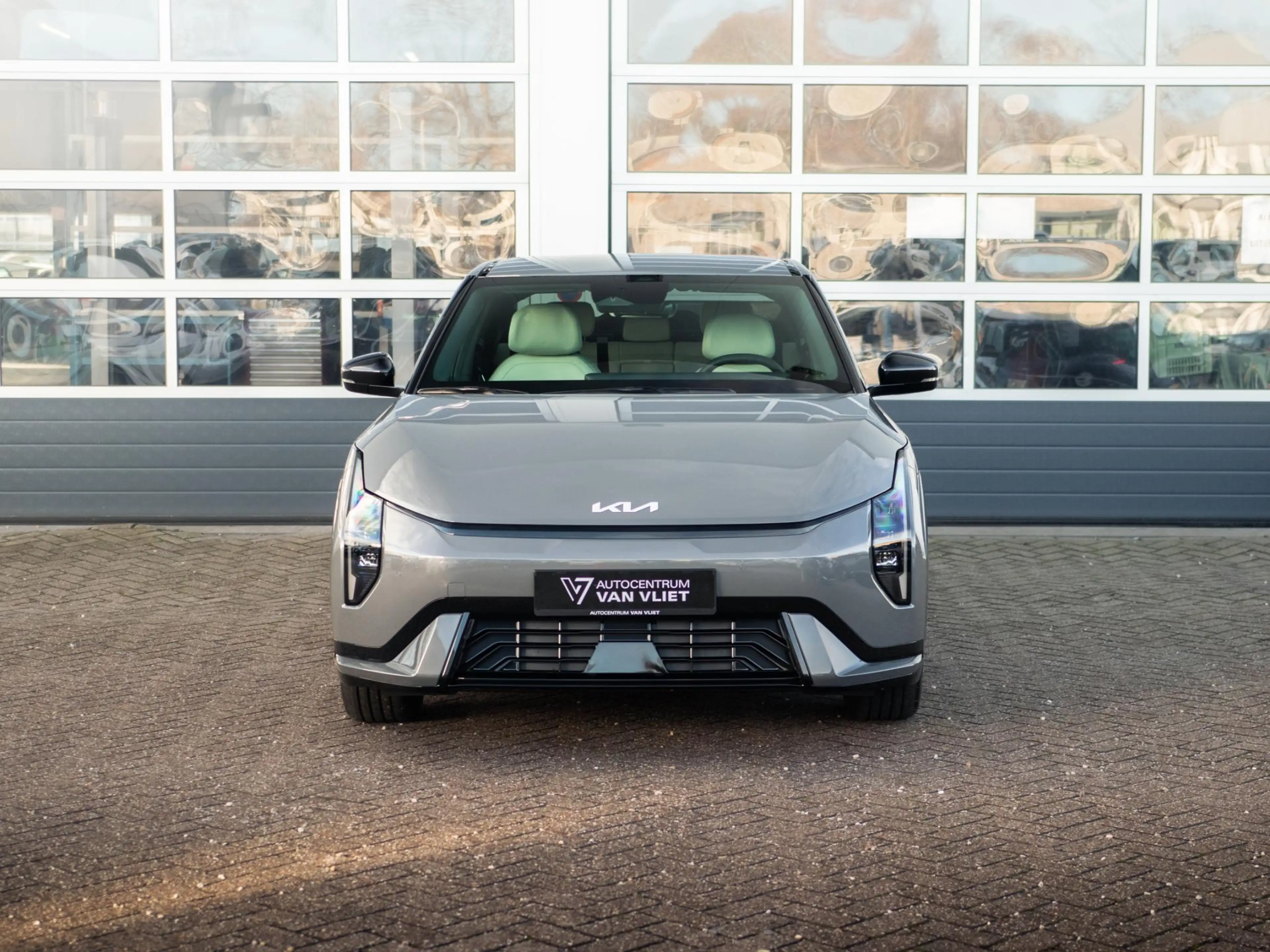 Kia EV4 Fastback GT-Line Business Edition 81.4 kWh | Direc — photo 3