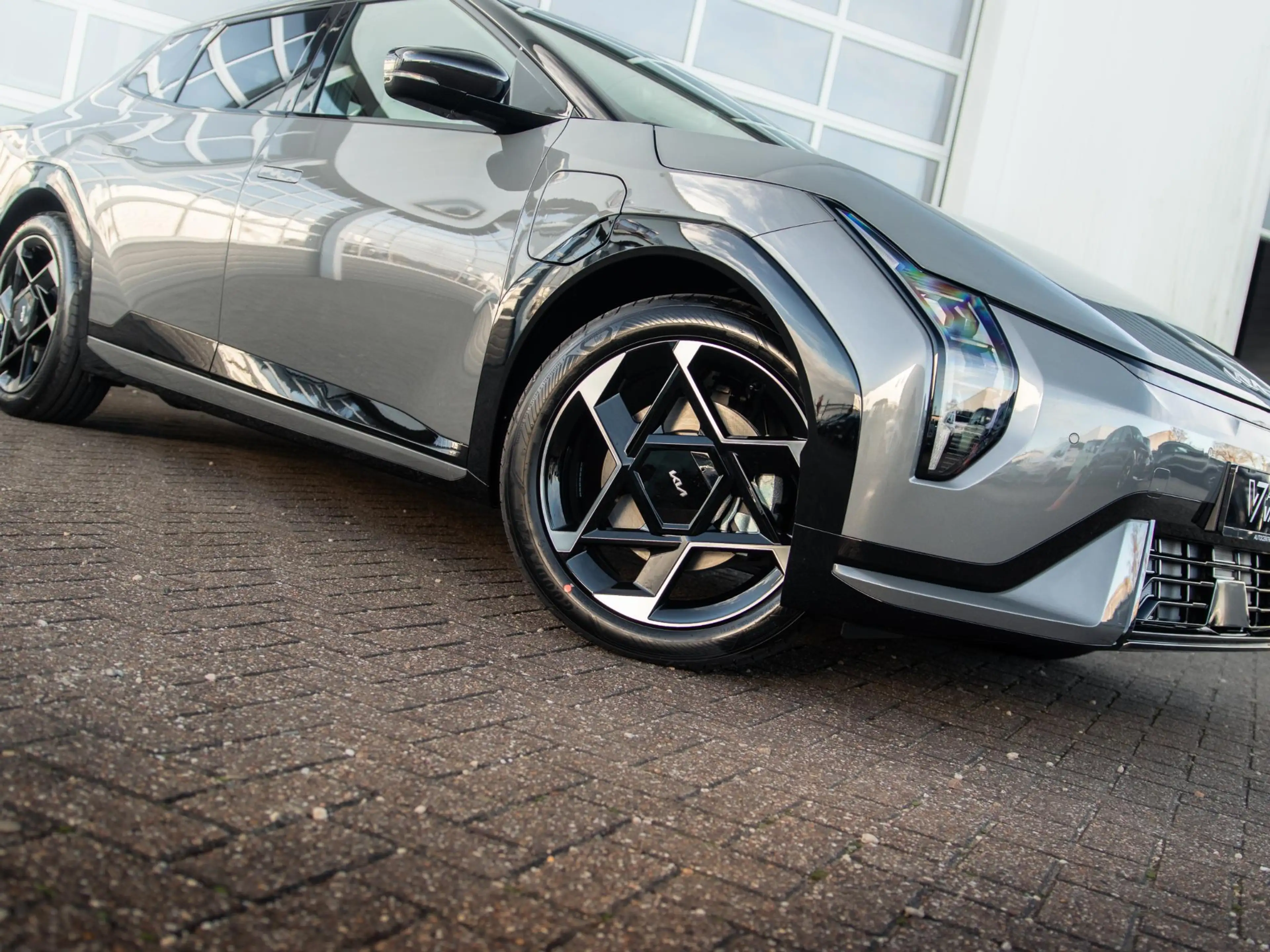 Kia EV4 Fastback GT-Line Business Edition 81.4 kWh | Direc — photo 5