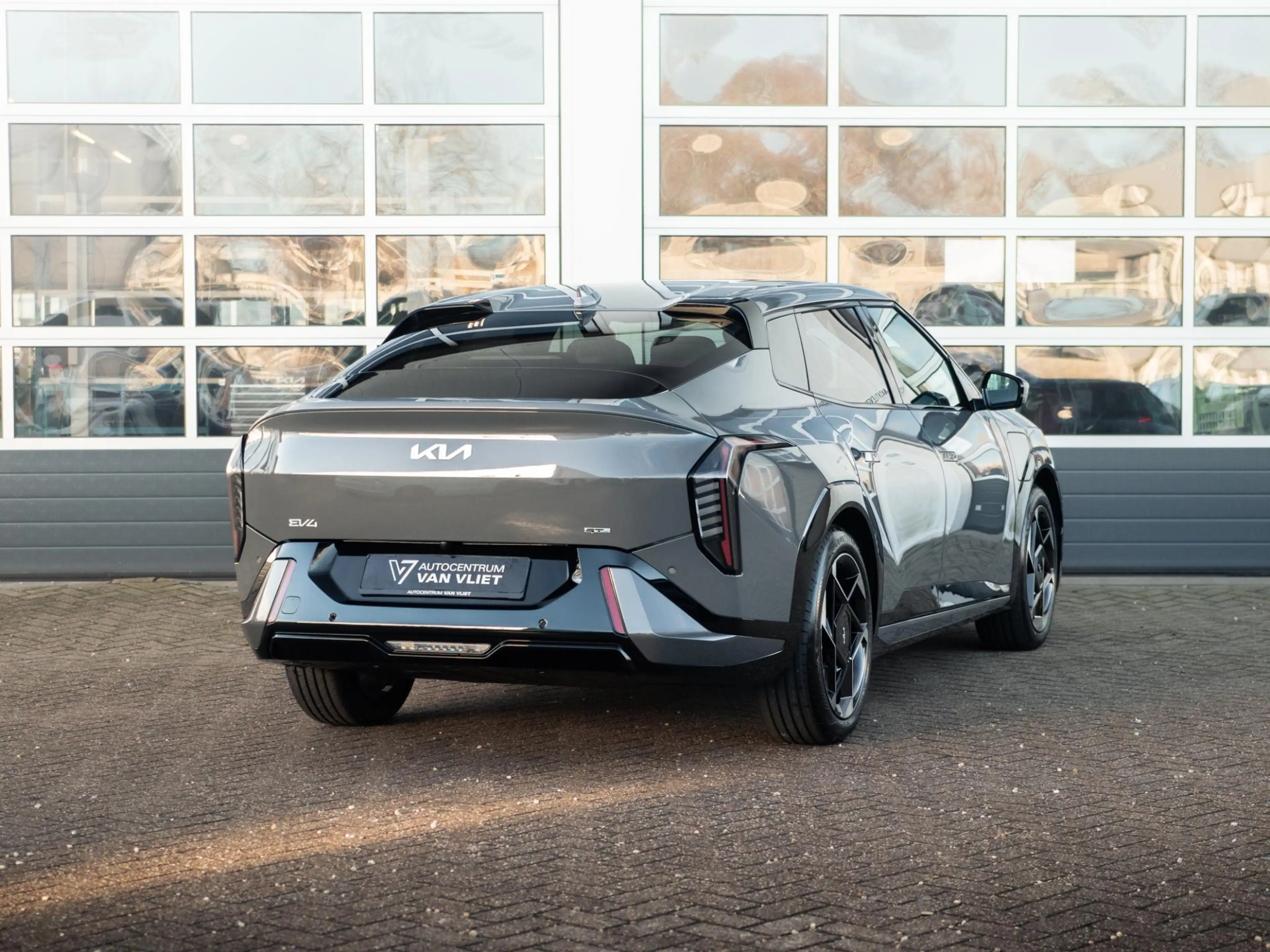 Kia EV4 Fastback GT-Line Business Edition 81.4 kWh | Direc — photo 7