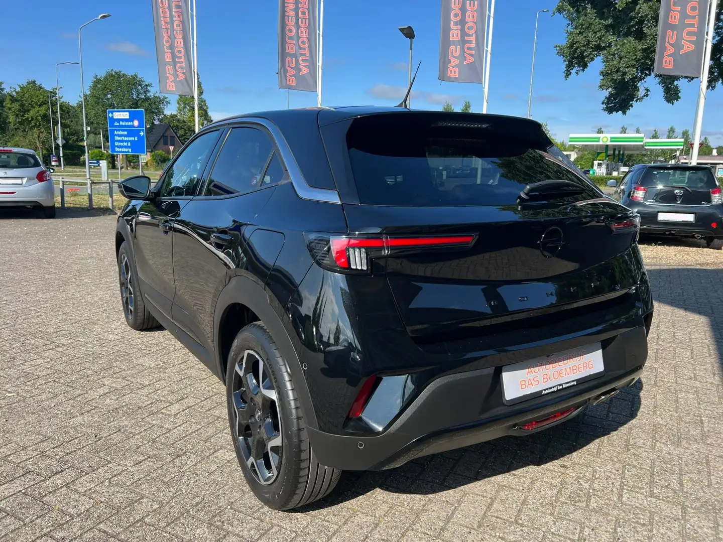 Opel Mokka 1.2 Turbo 130 PK, Automaat, Apple carplay, LED, Ha Zwart - 2