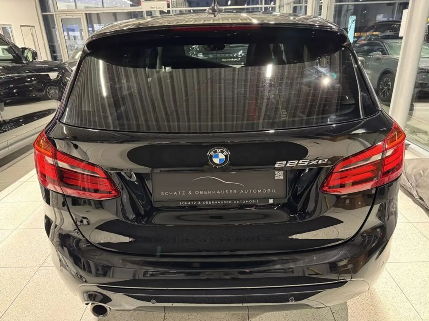 BMW 225 xe iPerformance Sport Line Hybrid  / max 224 PS Schwarz - 2