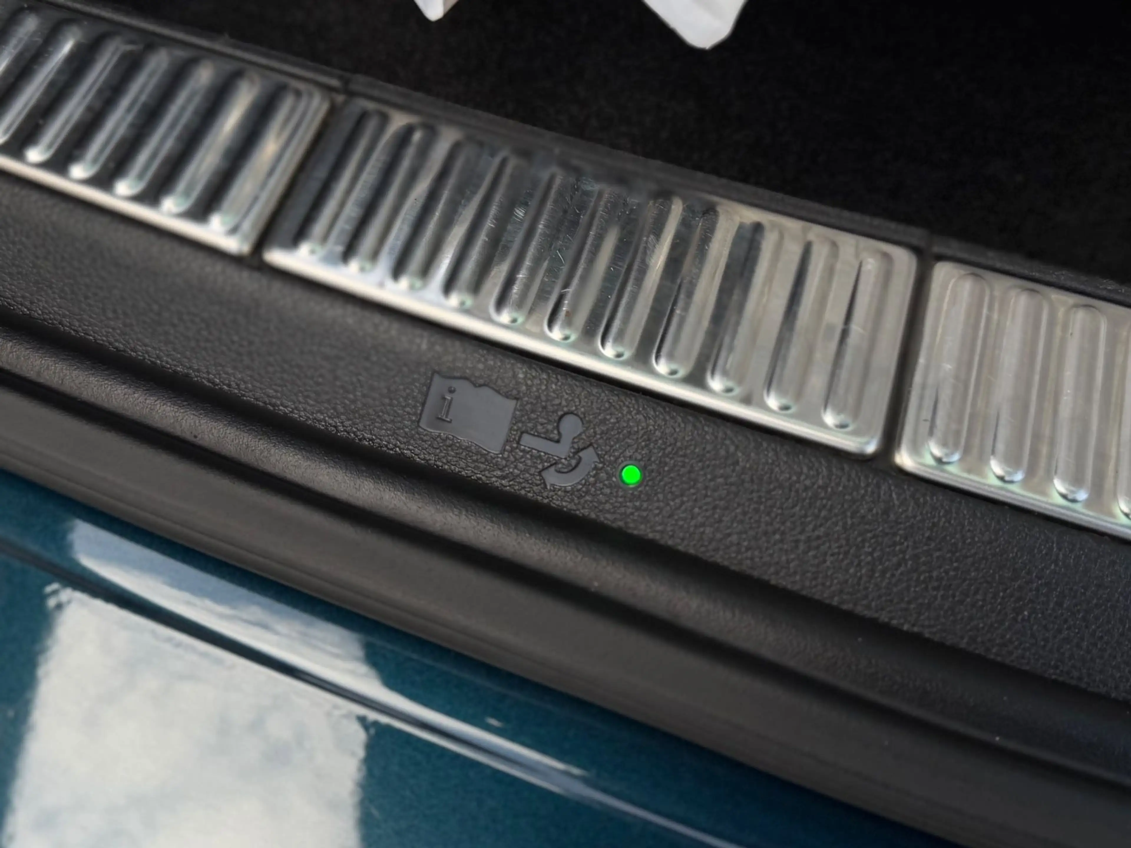 Skoda Superb Combi Ambition 4x4*ACC*AHK*CARPLAY*LED* — photo 5