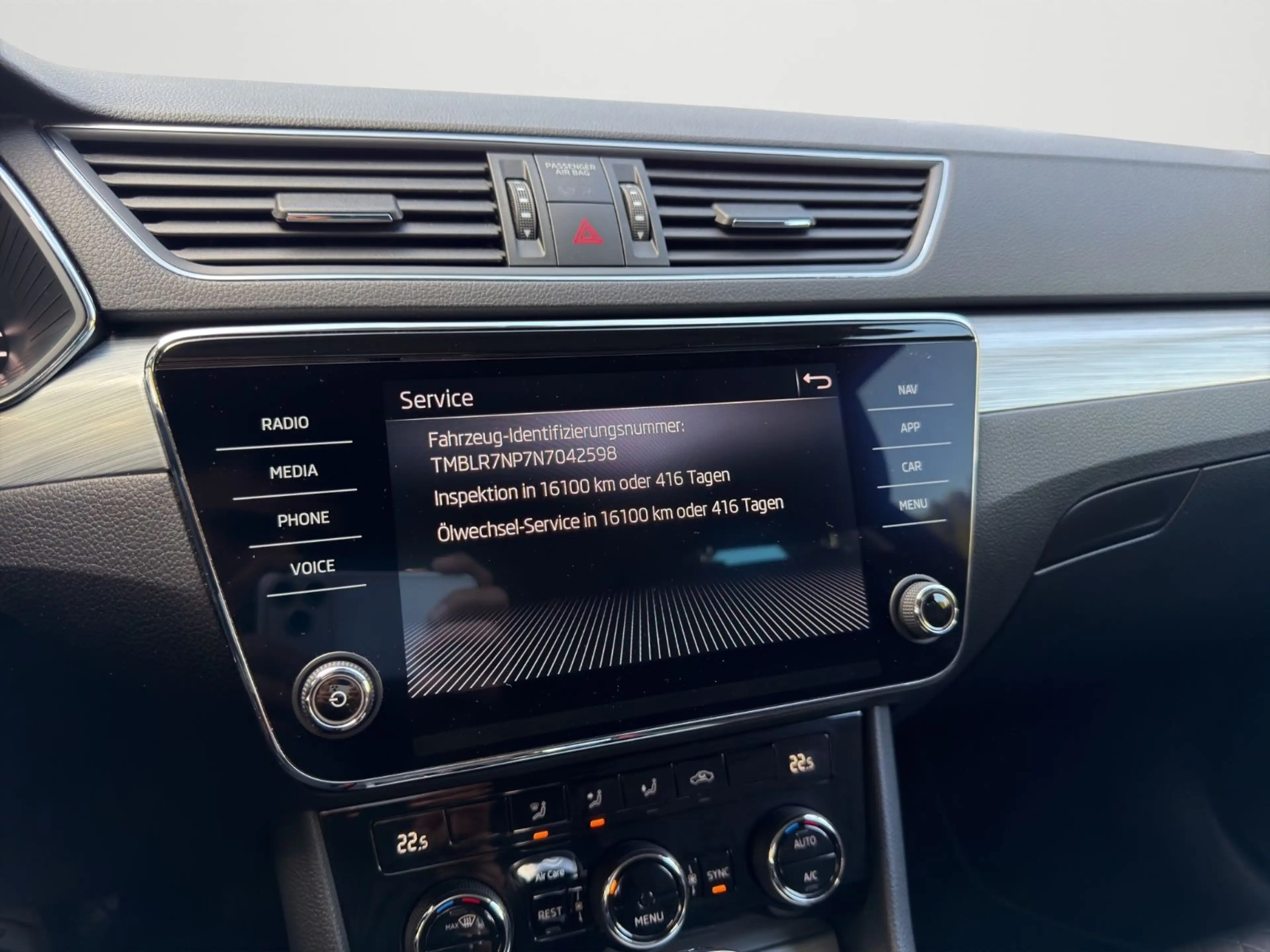 Skoda Superb Combi Ambition 4x4*ACC*AHK*CARPLAY*LED* — photo 13