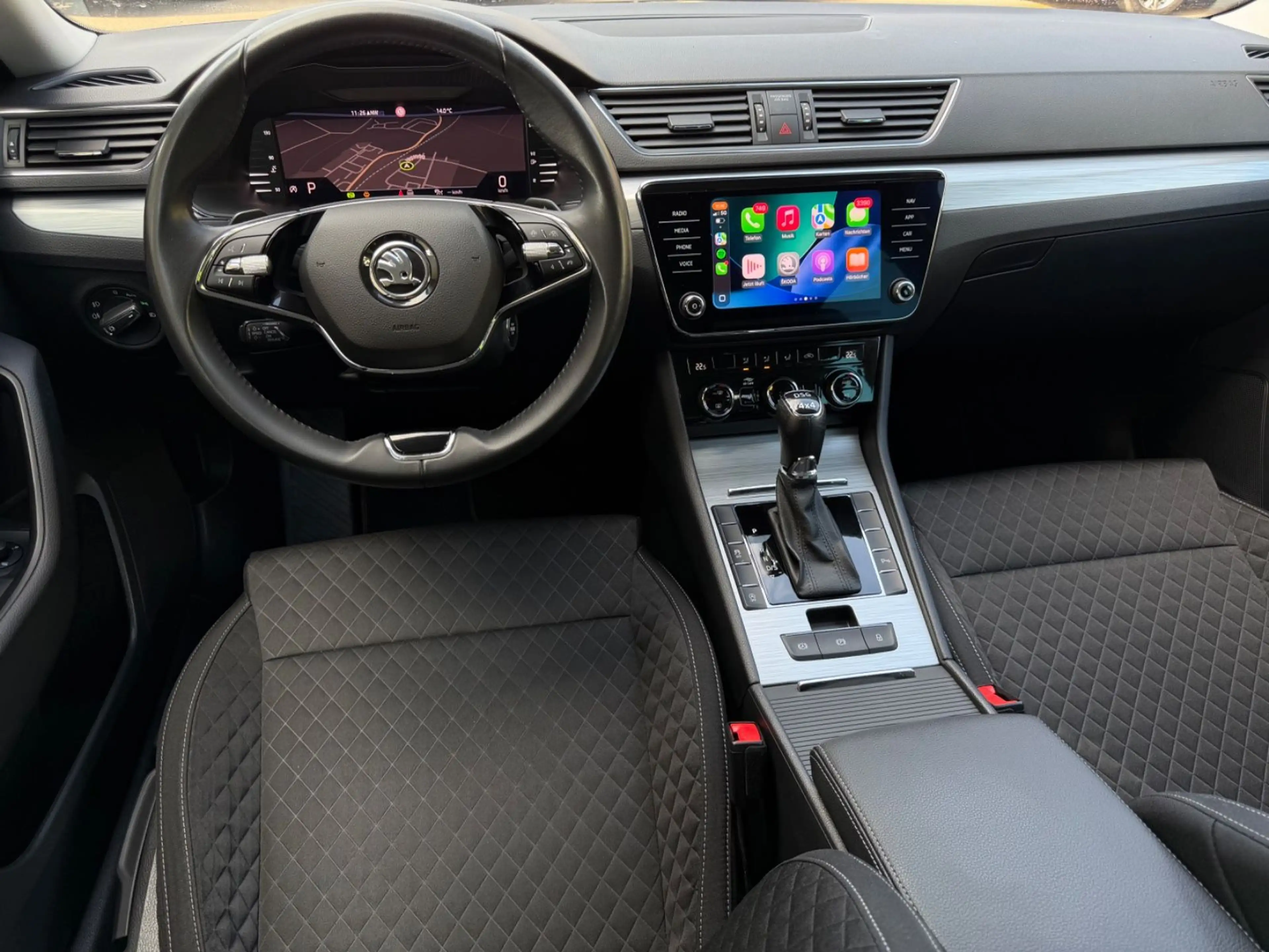 Skoda Superb Combi Ambition 4x4*ACC*AHK*CARPLAY*LED* — photo 8