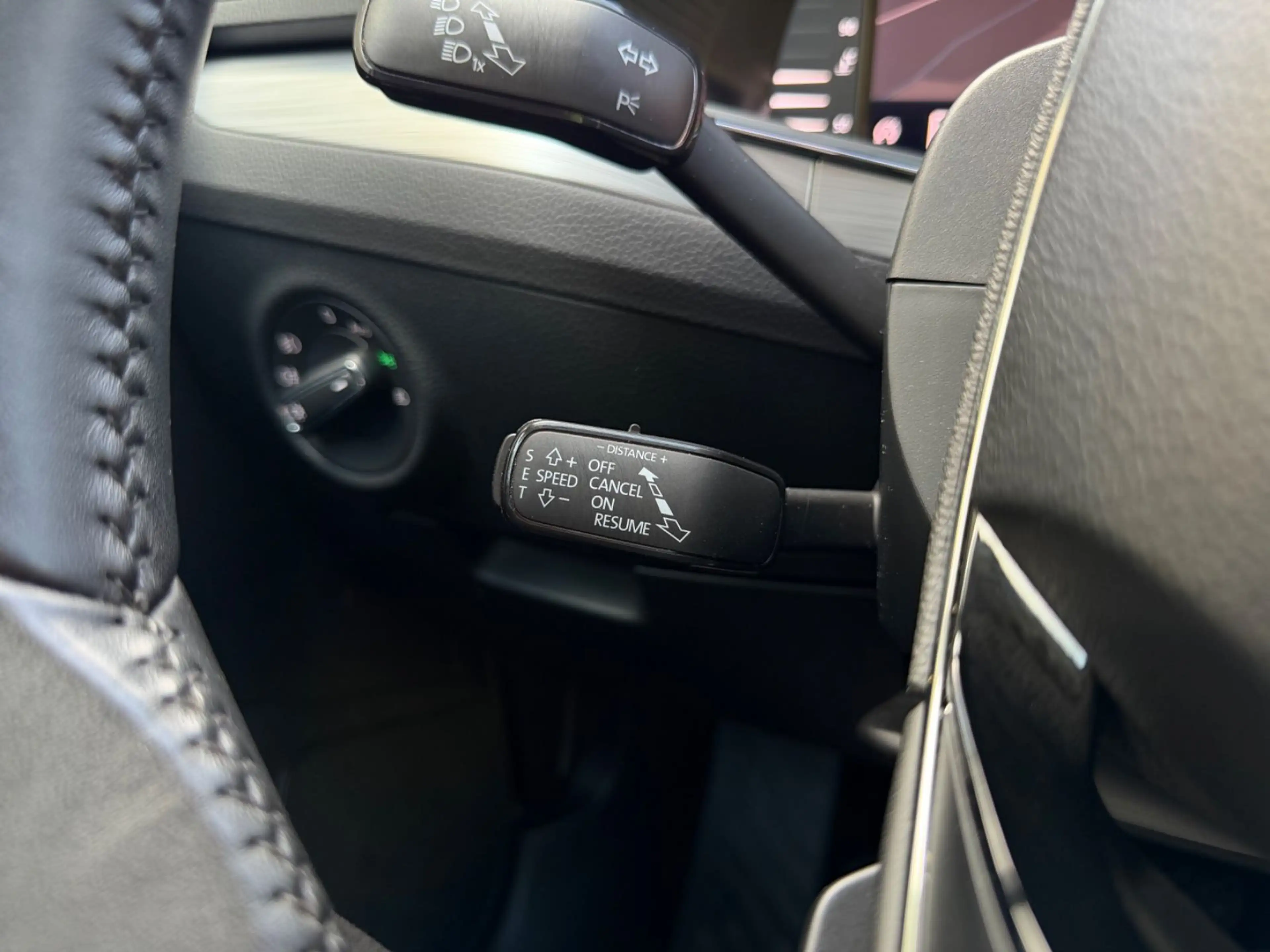 Skoda Superb Combi Ambition 4x4*ACC*AHK*CARPLAY*LED* — photo 10