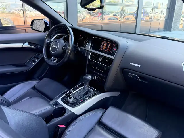 Audi A5 view 4