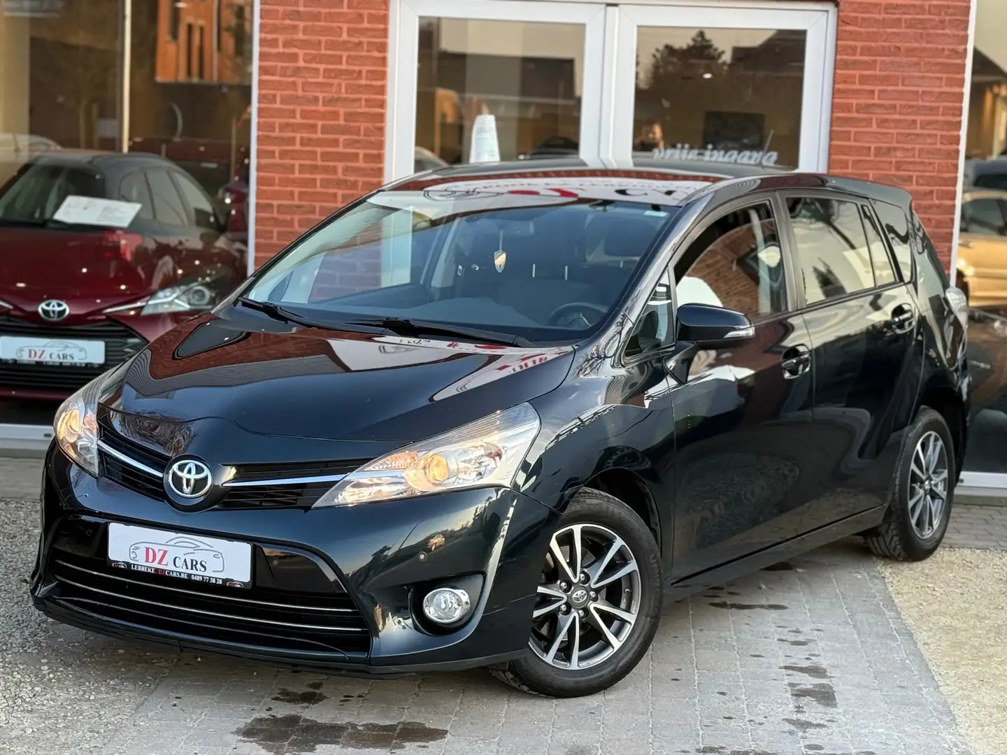 Toyota Verso SKYVIEW 1.6D 111PK |✅NAVI | PANO DAK | CAMERA | Noir - 2
