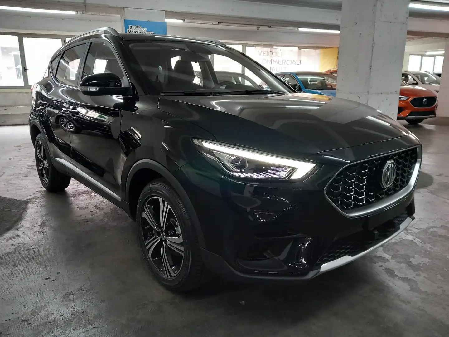 MG ZS 1.5L MT 2WD COM LHD Zwart - 1
