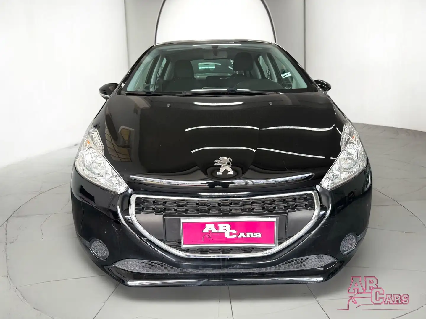 Peugeot 208 PureTech 68 5 porte Active Schwarz - 2