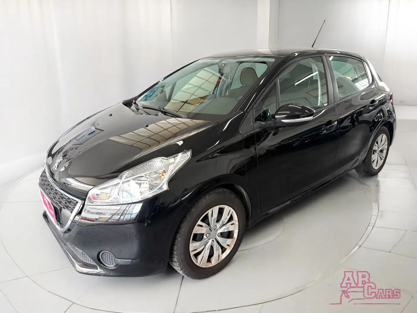 Peugeot 208 PureTech 68 5 porte Active Schwarz - 1