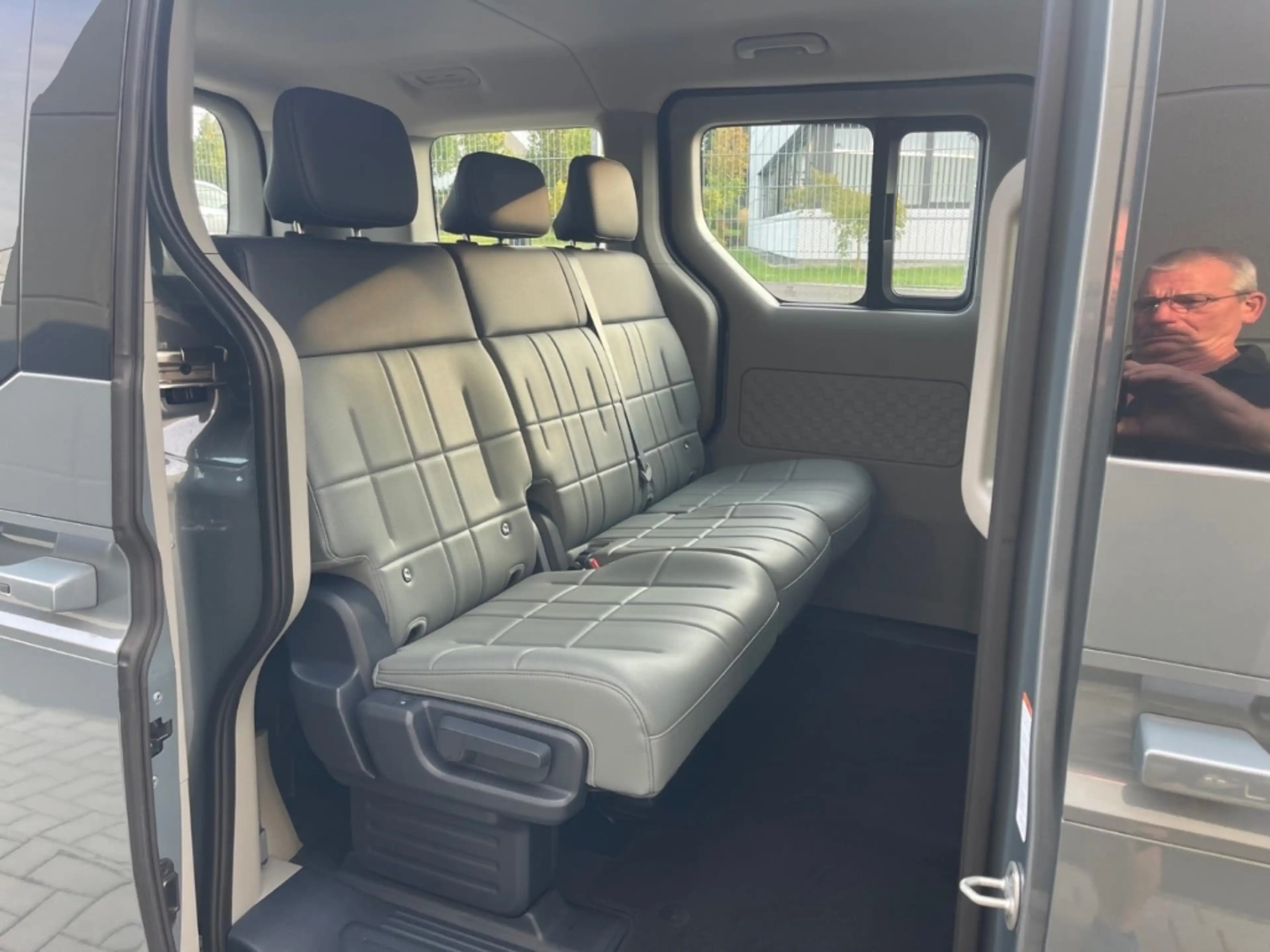 Kia PV5 Passenger Passenger 71.2 Elite WP Power Smart Comfort Color — photo 14