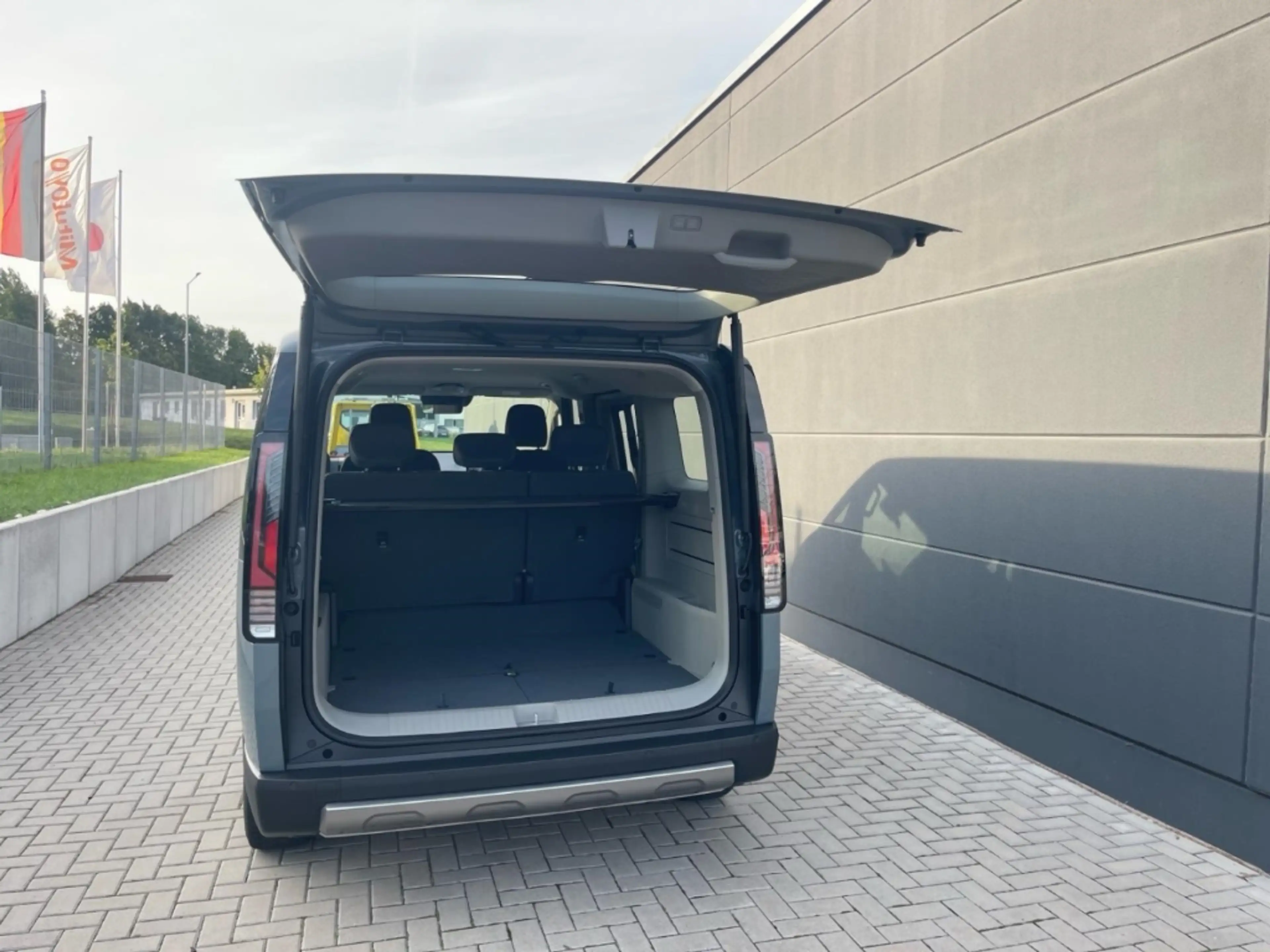 Kia PV5 Passenger Passenger 71.2 Elite WP Power Smart Comfort Color — photo 12