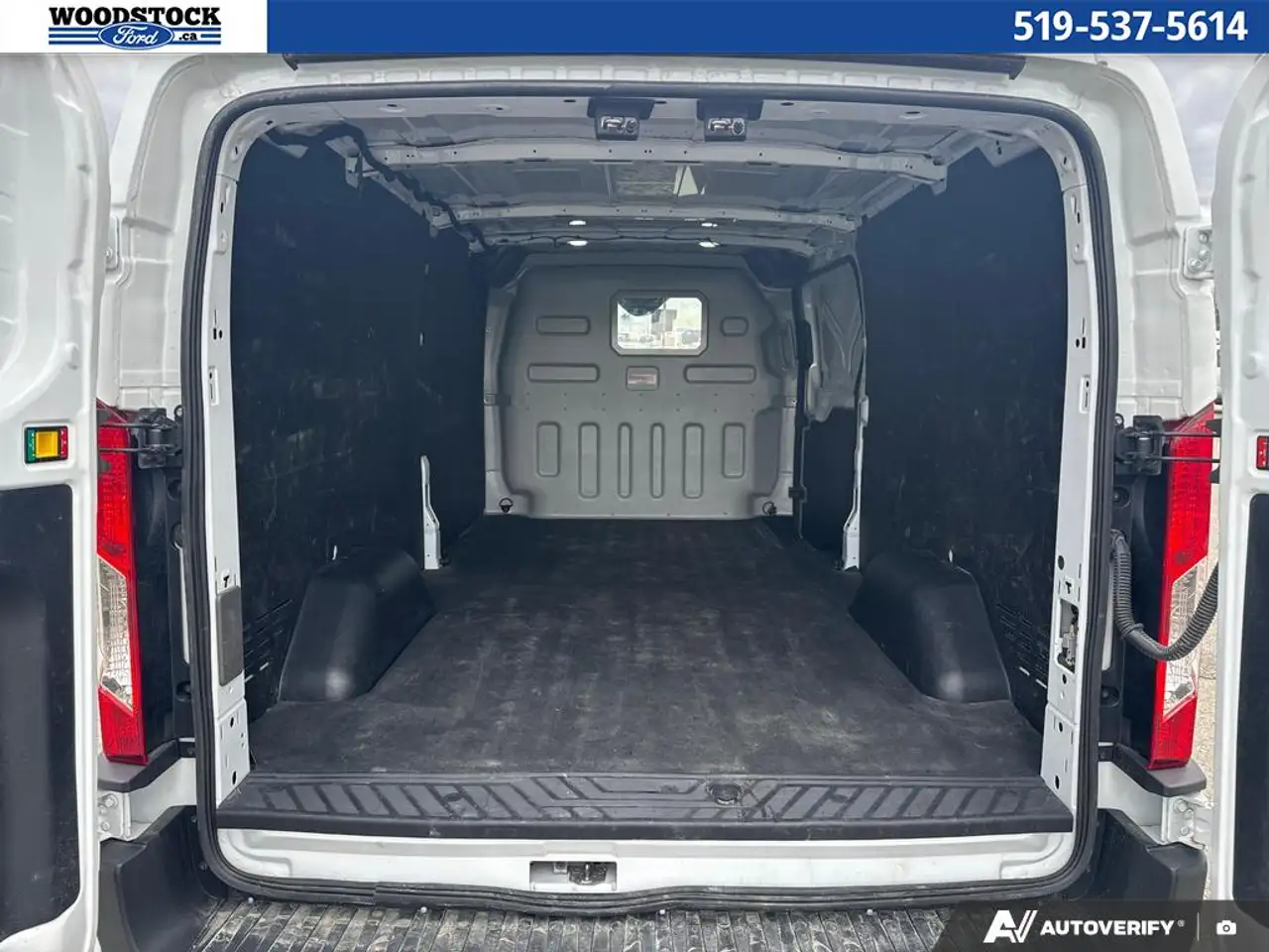 Ford Transit Cargo Van снимка Ford Transit Cargo Van