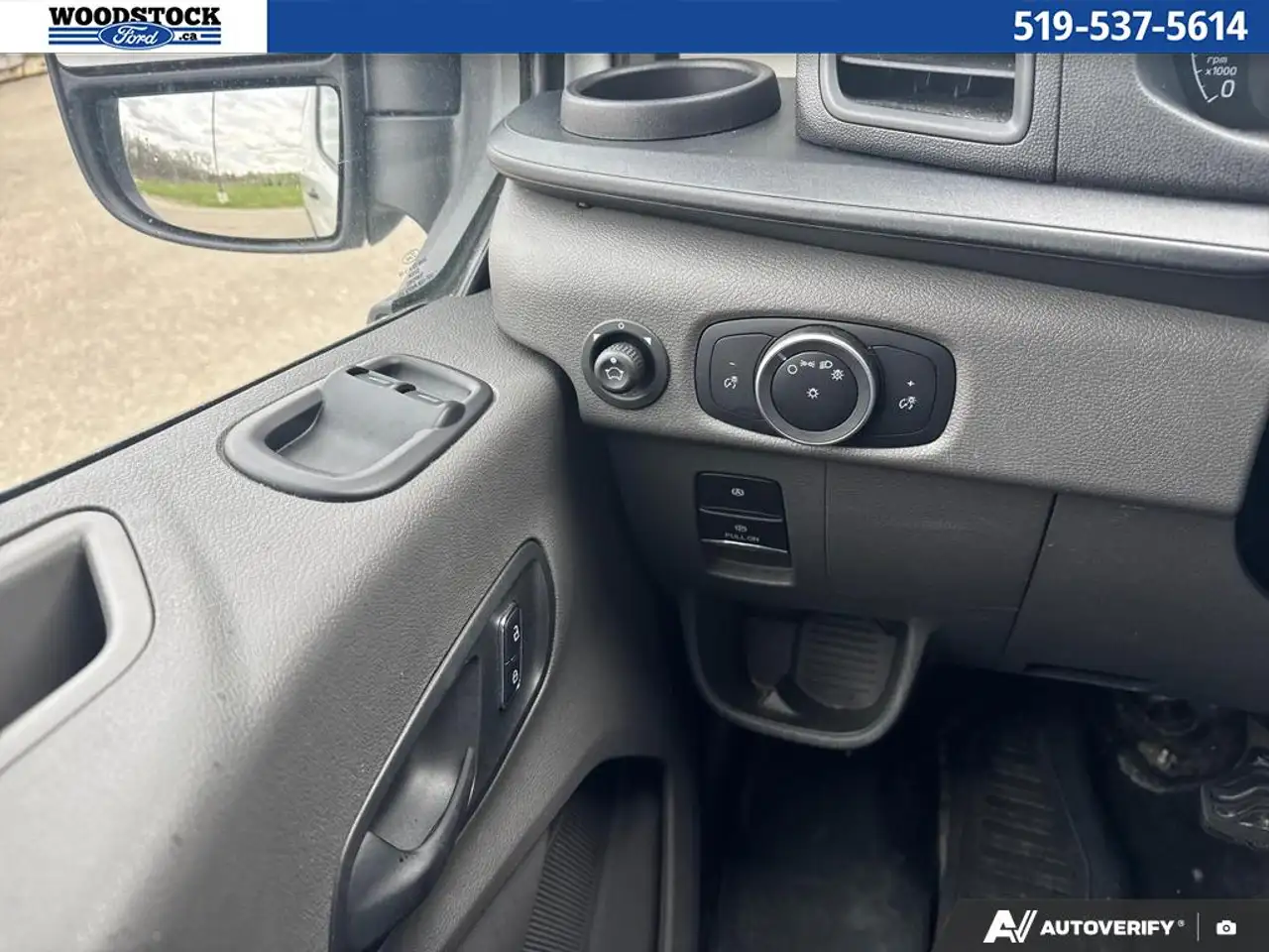 Ford Transit Cargo Van снимка Ford Transit Cargo Van