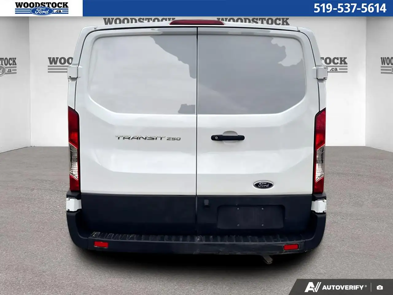 Ford Transit Cargo Van снимка Ford Transit Cargo Van