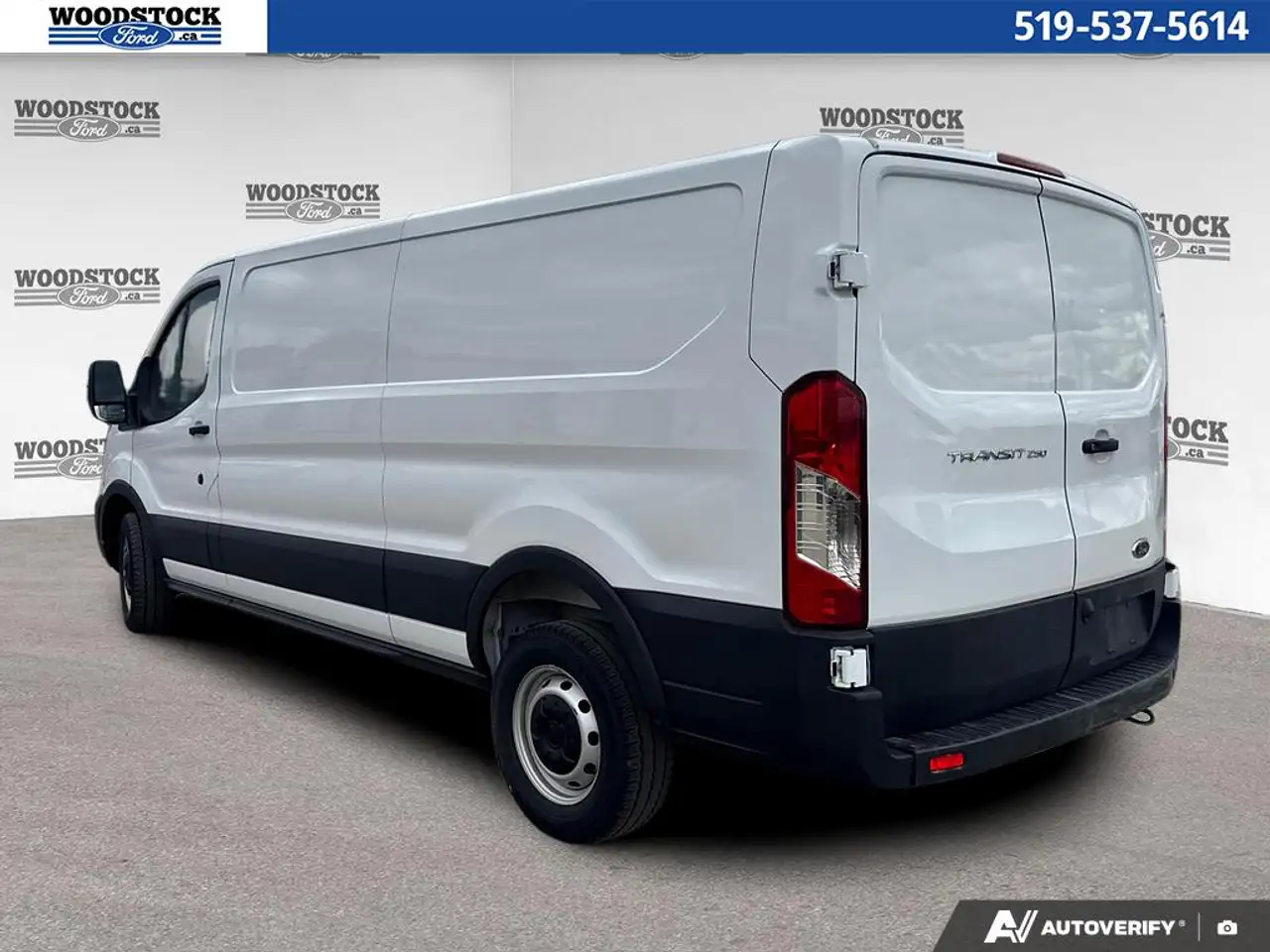 Ford Transit Cargo Van снимка Ford Transit Cargo Van