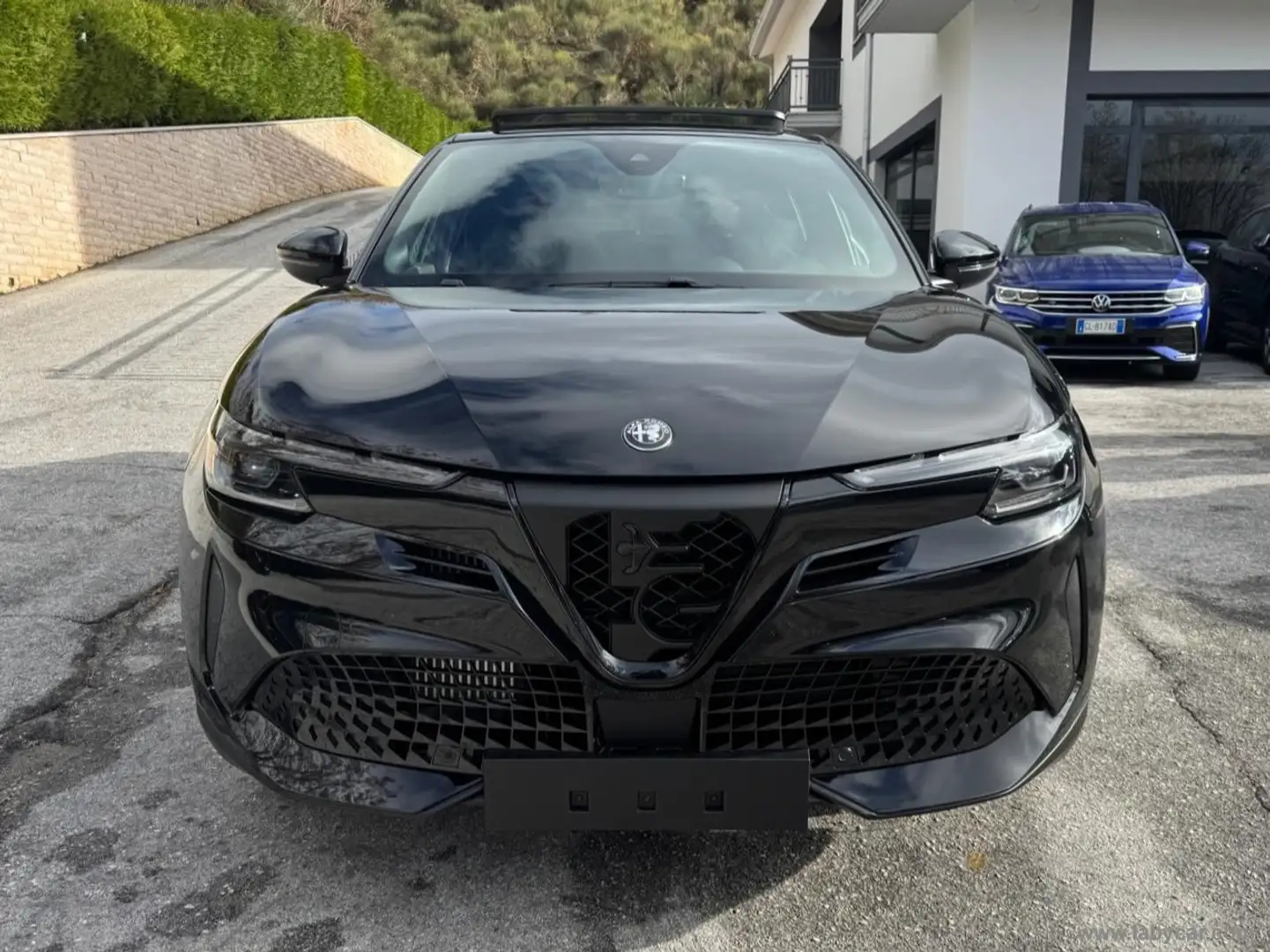 Alfa Romeo Junior 1.2 145 CV Hybrid eDCT6 Speciale Schwarz - 2
