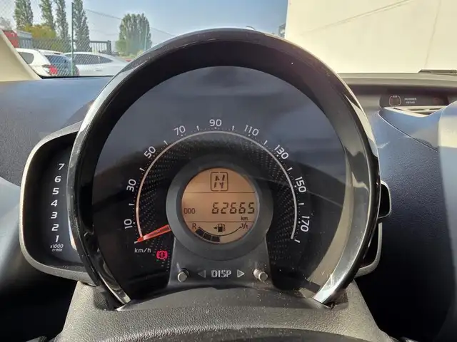 Toyota Aygo view 11