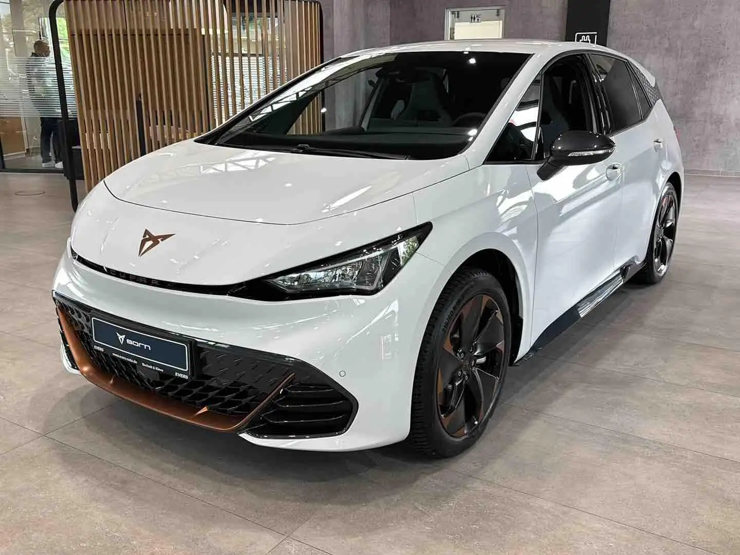 CUPRA Born 170 kW 60 kWh ALLWETTER NAVI SENNHEISER Wit - 2