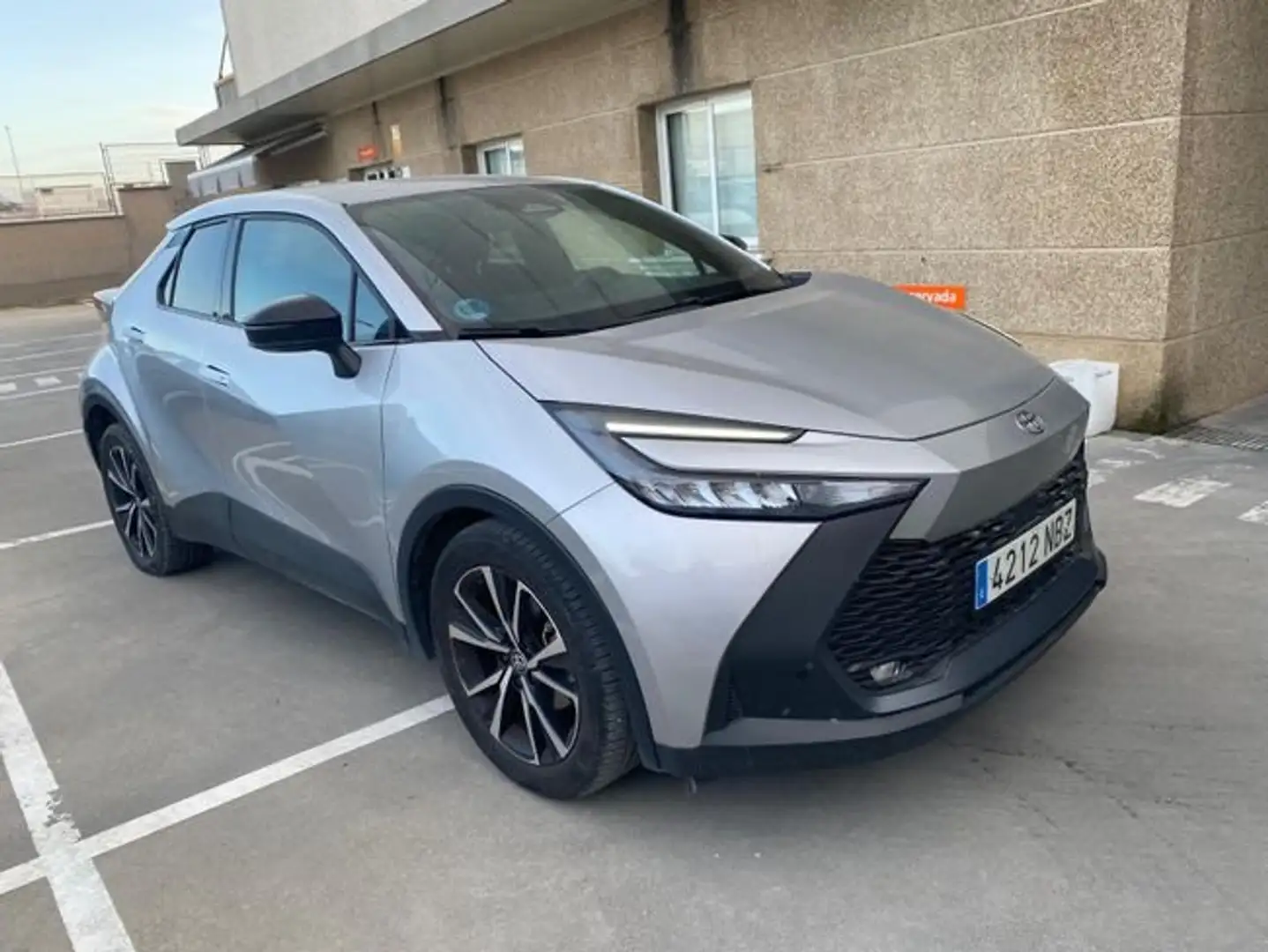 Toyota C-HR 1.8 Advance Hybrid 140 Plateado - 2