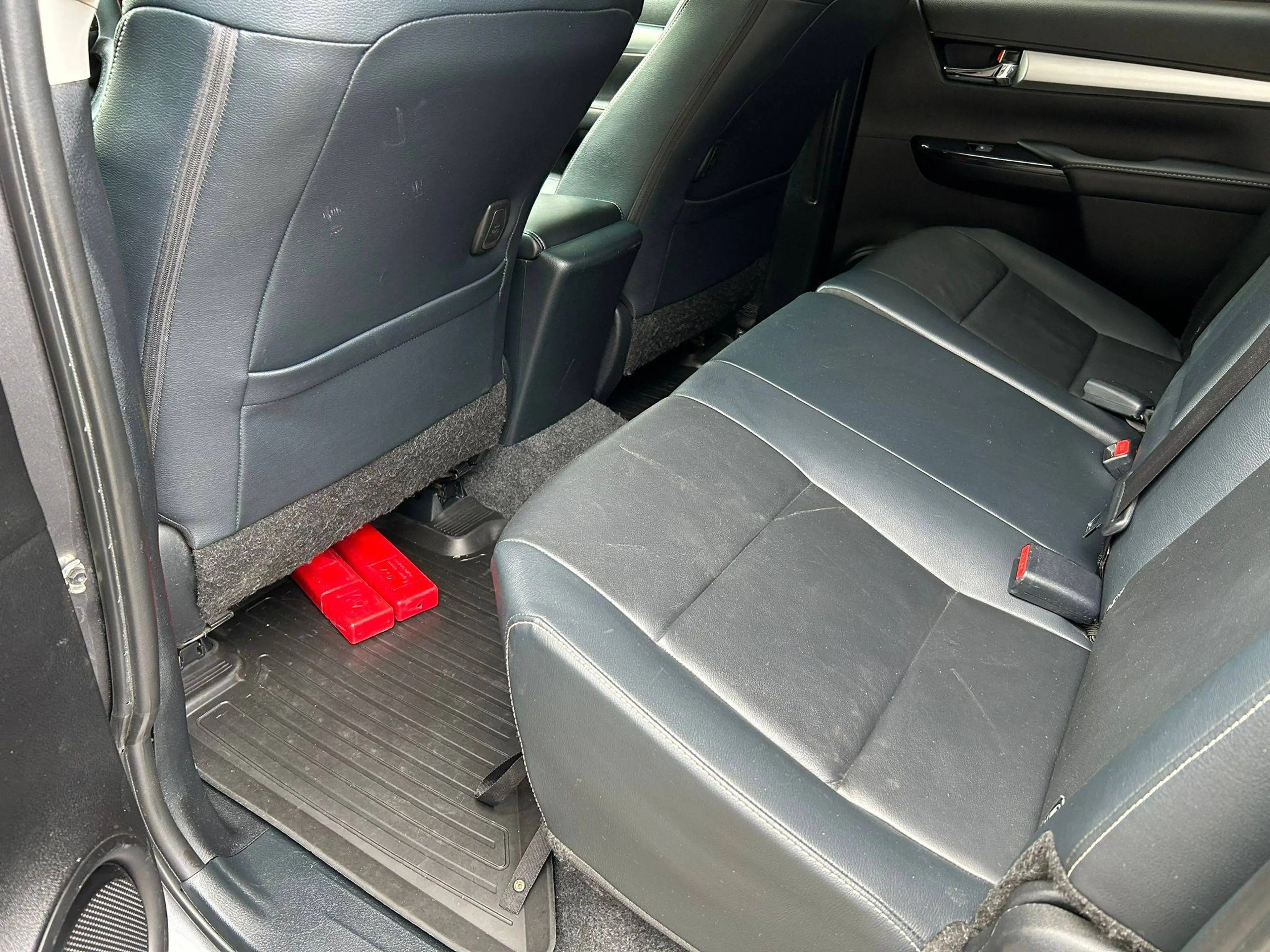 Toyota Hilux Hilux 2.8 D-4D 4WD Invincible — photo 7