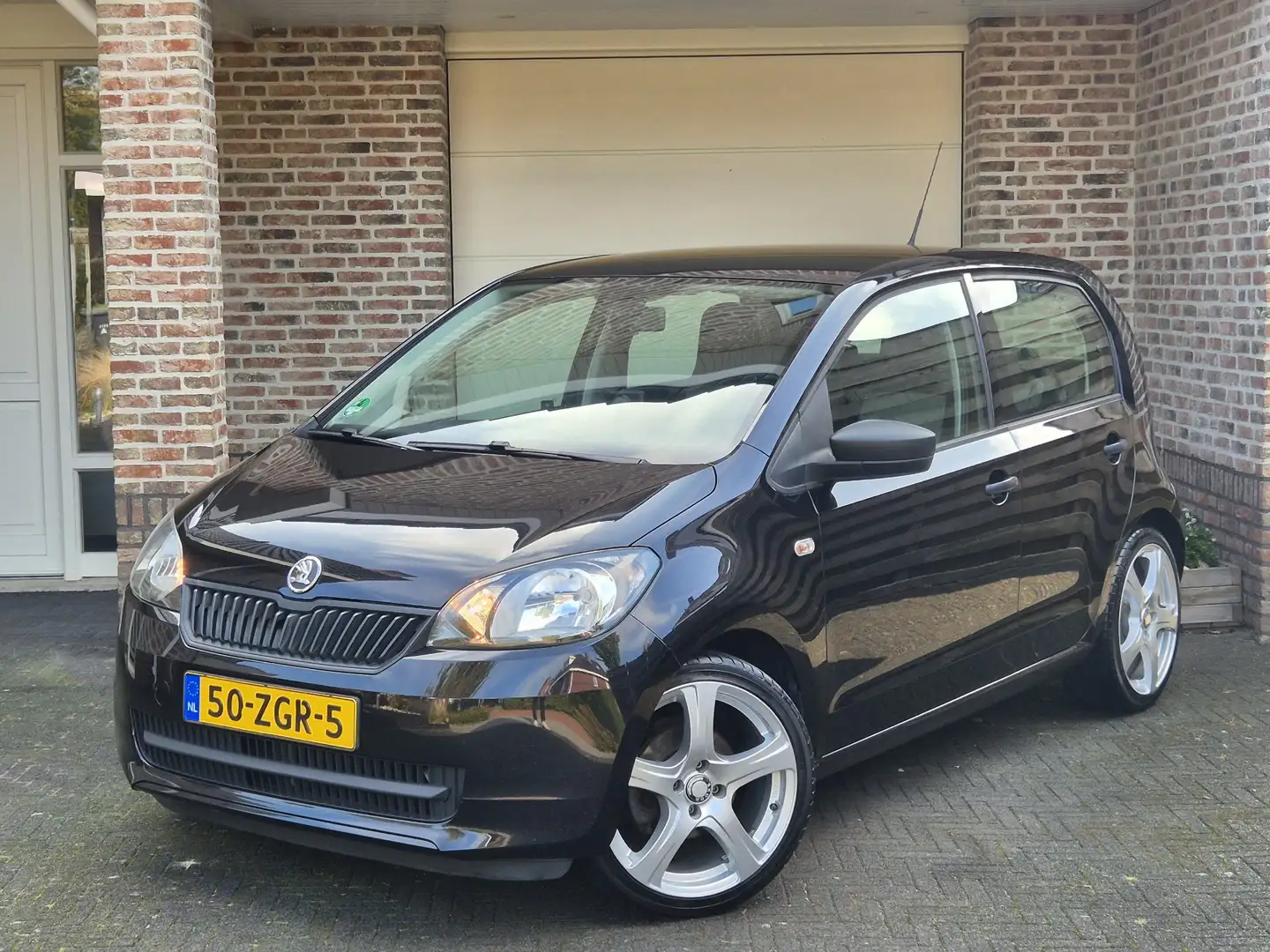 Skoda Citigo 1.0 Greentech Arctic Zwart - 1