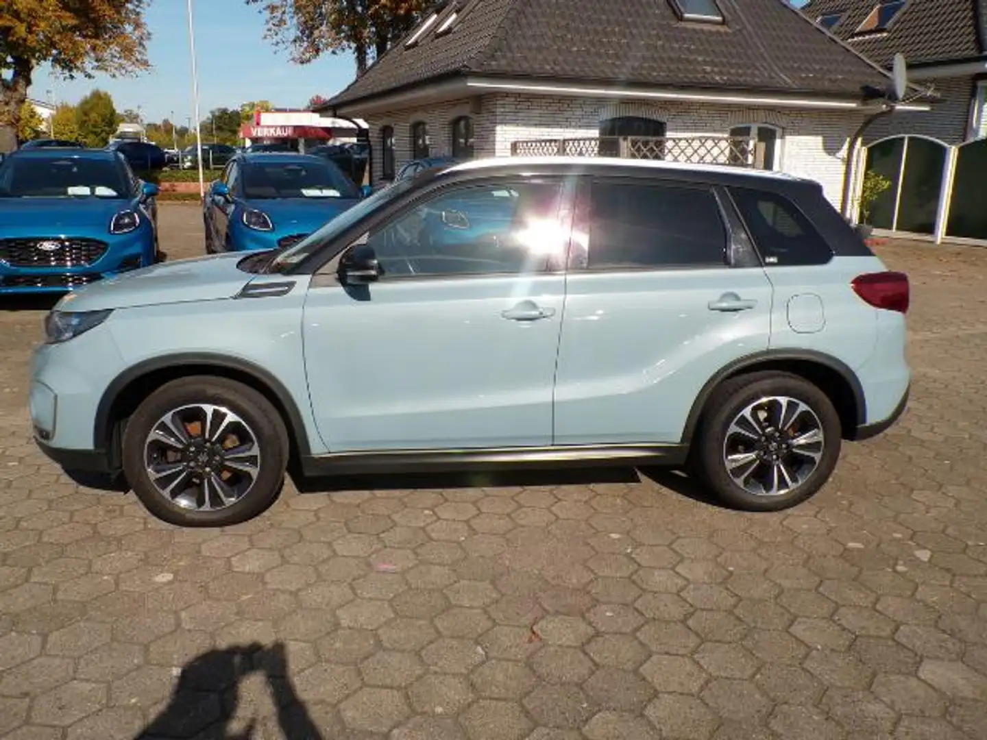 Suzuki Vitara Comfort 4x4 Navi + Schiebed. + PDC + Kamera + WR Blau - 2