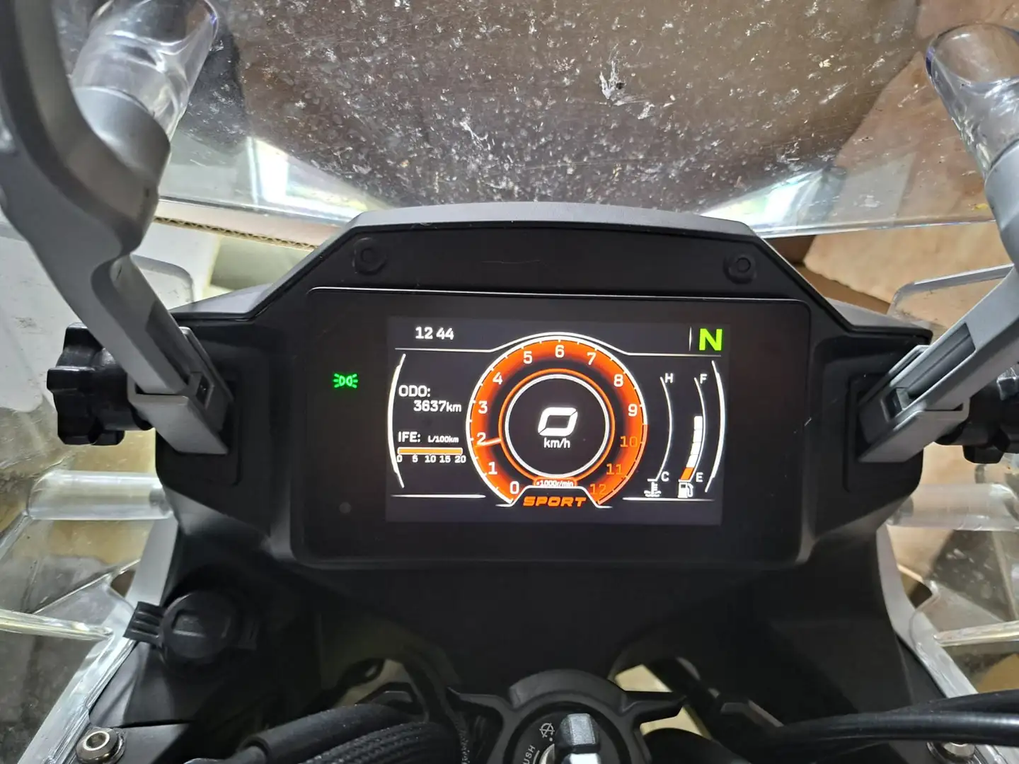 CFMOTO 650 MT Blanc - 2