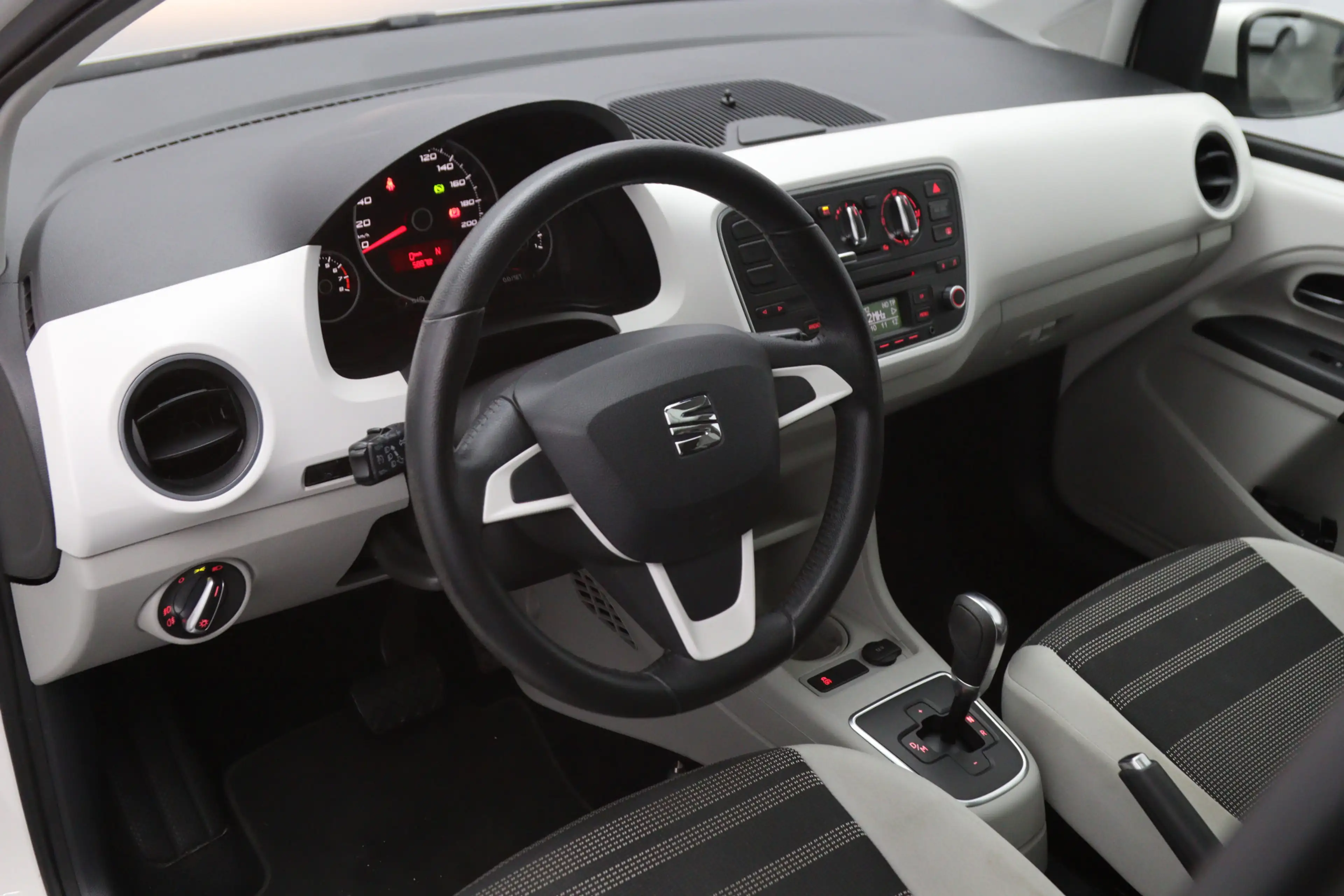 SEAT Mii 1.0 Automaat Chill Out, Panoramadak, Elek. Ramen, — photo 13