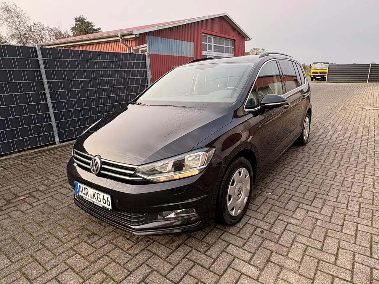Volkswagen Touran Touran 2.0 TDI SCR (BlueMotion Technology) Comfortline — photo 1 of 12