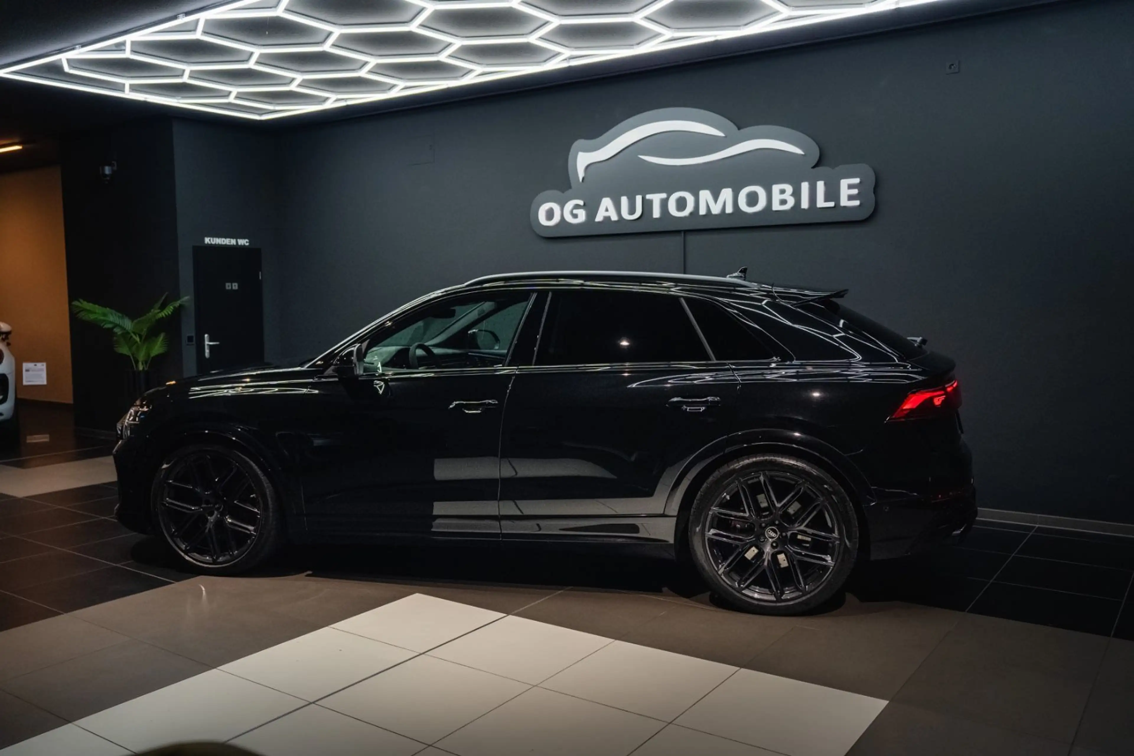 Audi RS Q8 4.0 TFSI quattro*B&O*HU*MASSAGE*360*AHK*UVM — photo 5