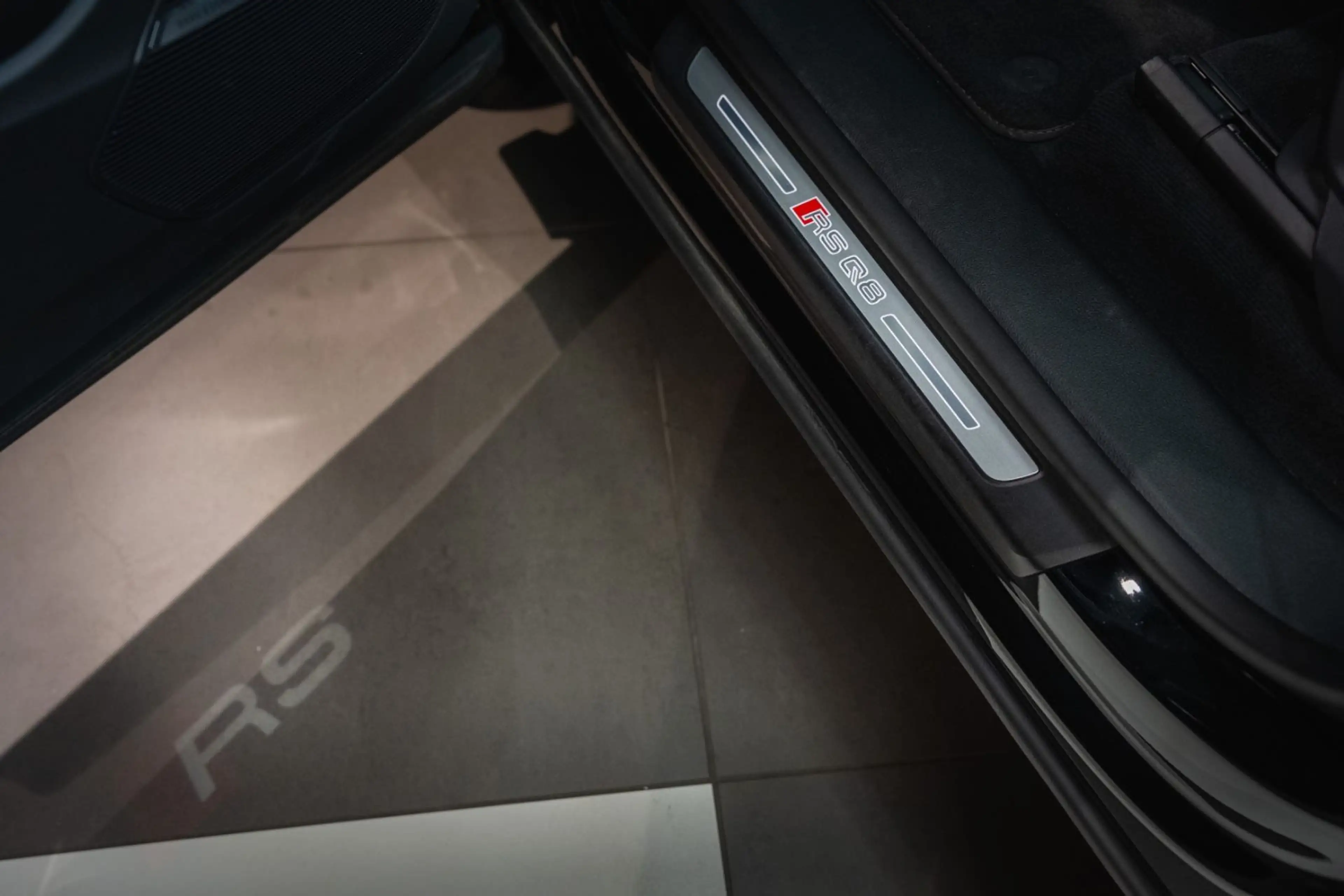 Audi RS Q8 4.0 TFSI quattro*B&O*HU*MASSAGE*360*AHK*UVM — photo 15