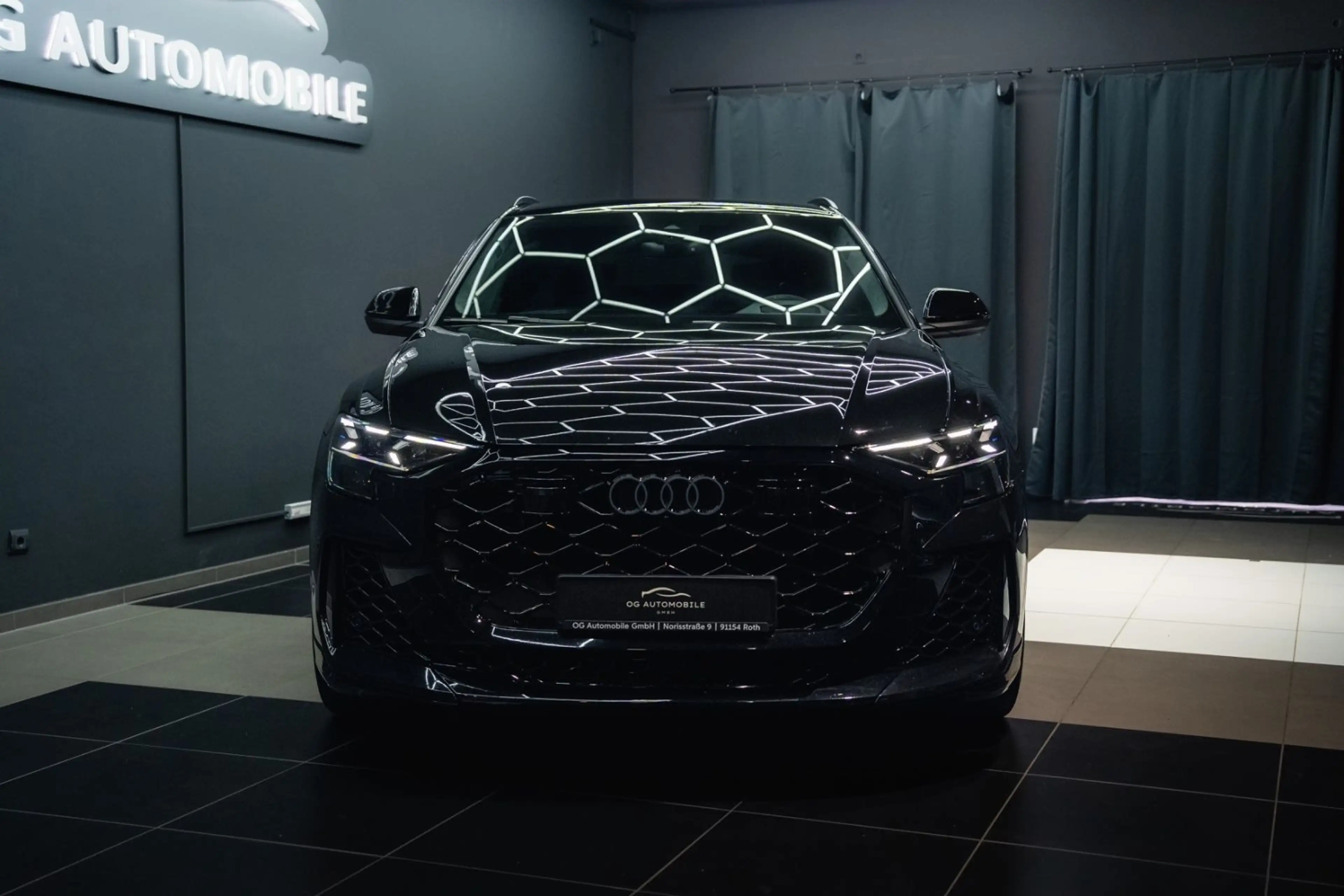 Audi RS Q8 4.0 TFSI quattro*B&O*HU*MASSAGE*360*AHK*UVM — photo 3