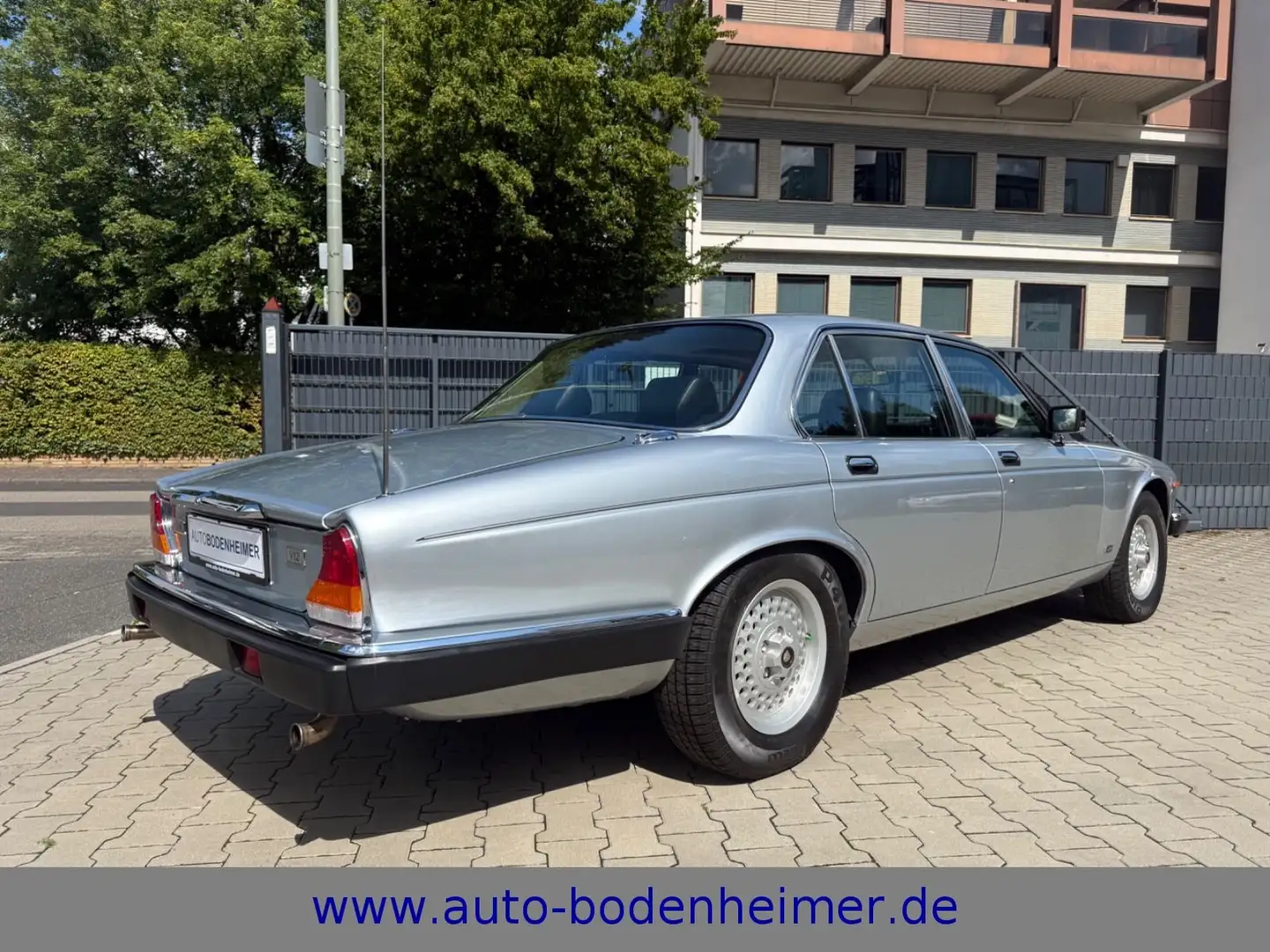 Jaguar XJ 12 5.3 V12 (XJ Serie III) Klima/ABS WGA Note 2 Silber - 2