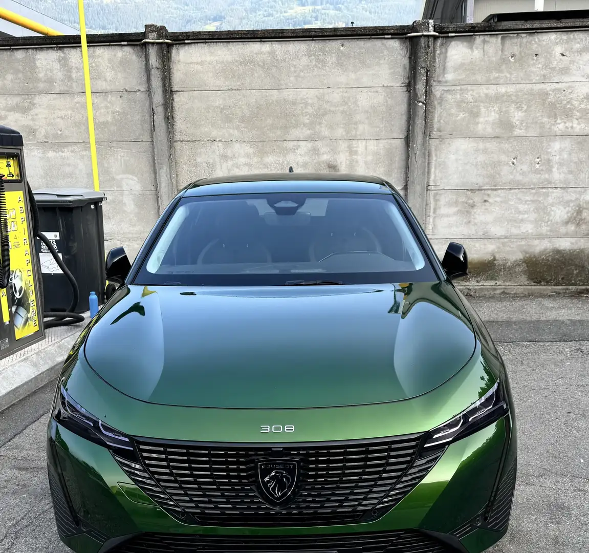 Peugeot 308 1.6 hybrid phev Allure Pack 180cv e-eat8 Verde - 1