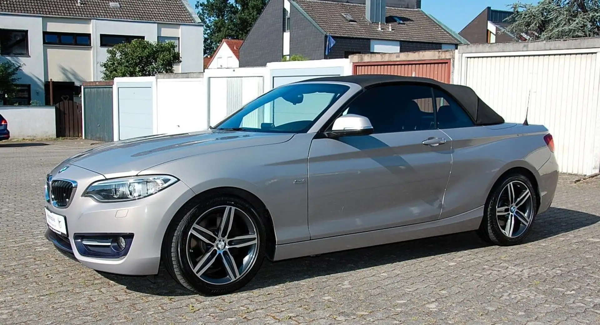 BMW 220 d Cabrio Sport Line Silber - 1
