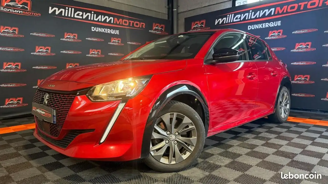 Peugeot 208 e allure 136 cv -garantie 6 mois