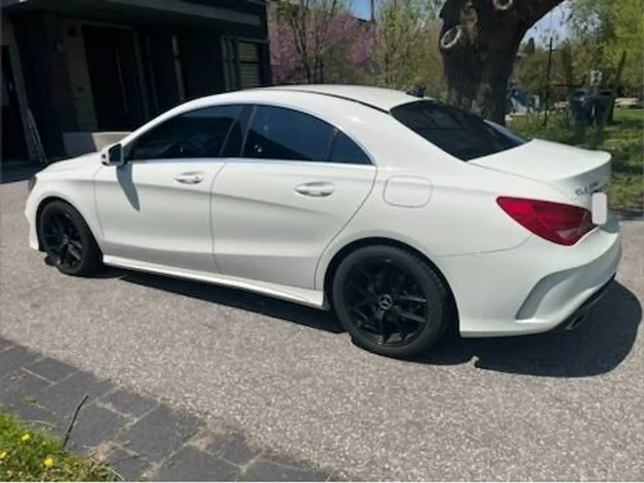 Mercedes-Benz CLA снимка Mercedes-Benz CLA