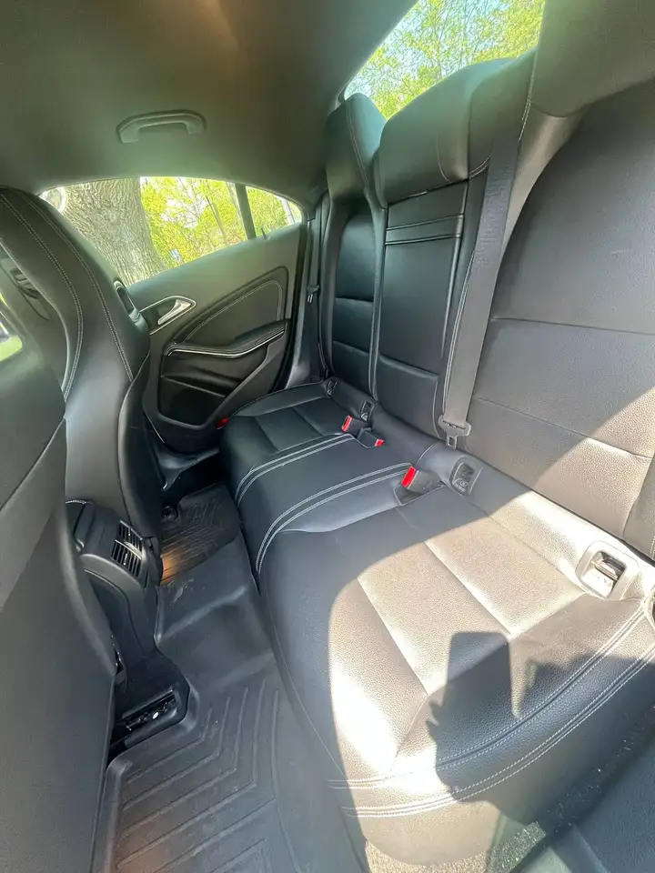 Mercedes-Benz CLA снимка Mercedes-Benz CLA