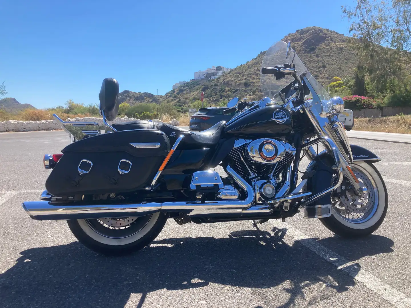 Harley-Davidson Road King Touring FLHRC Negro - 1
