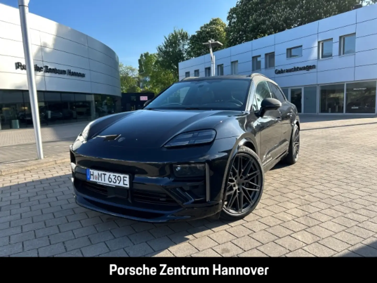 Porsche Macan Turbo Schwarz - 1