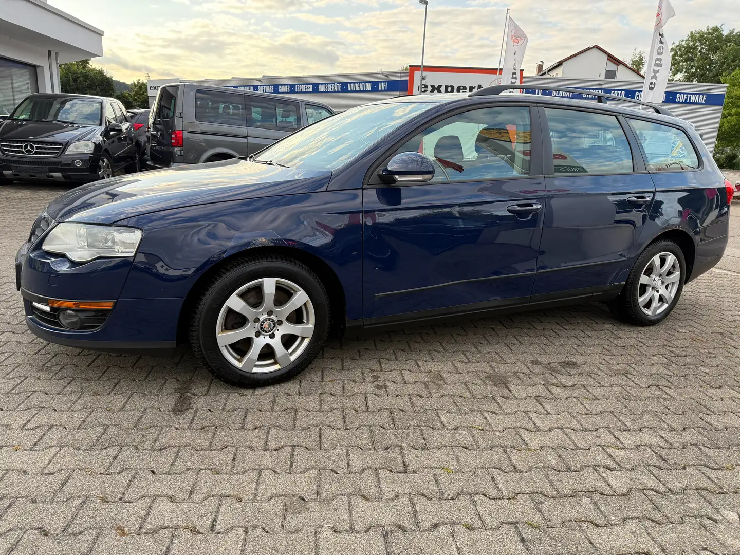 Volkswagen Passat Variant Trendline Automatik Navi Xenon Blau - 1